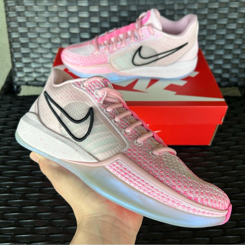 NIKE SABRINA 1 PROMO KAY YOW - WOMENS 9 / MENS 7.5